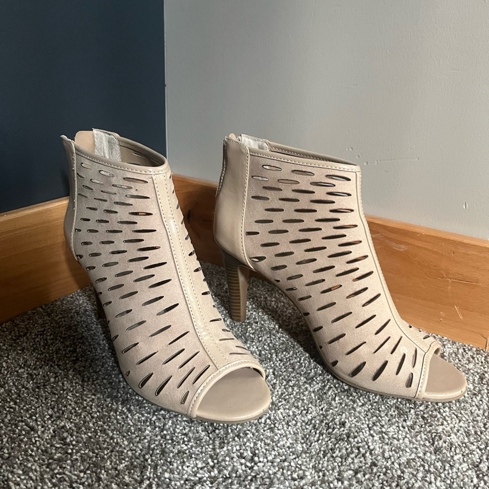 Elegant Beige Peep-Toe Ankle Boots